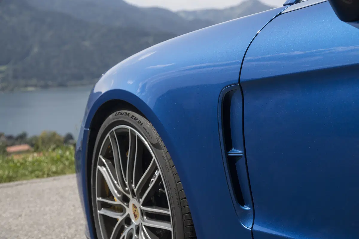 Porsche Panamera Turbo [Video] (39)