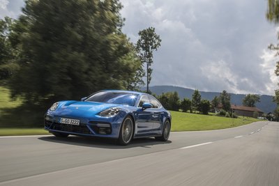 Porsche Panamera Turbo 2017 [Video prime impressioni]