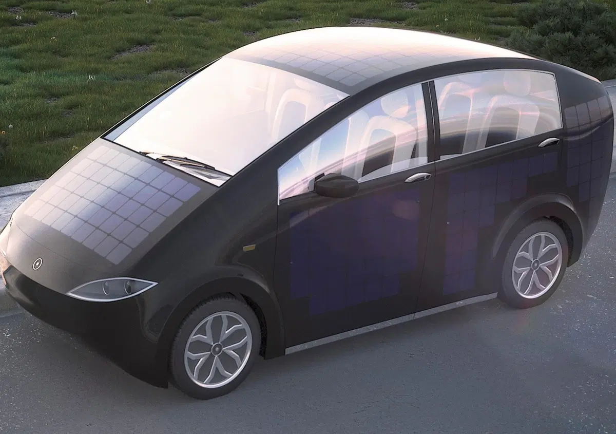 Sion: l'auto solare creata da giovani neolaureati a 12.000 Euro