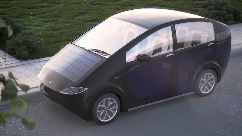 Sion: l'auto solare creata da giovani neolaureati a 12.000 Euro