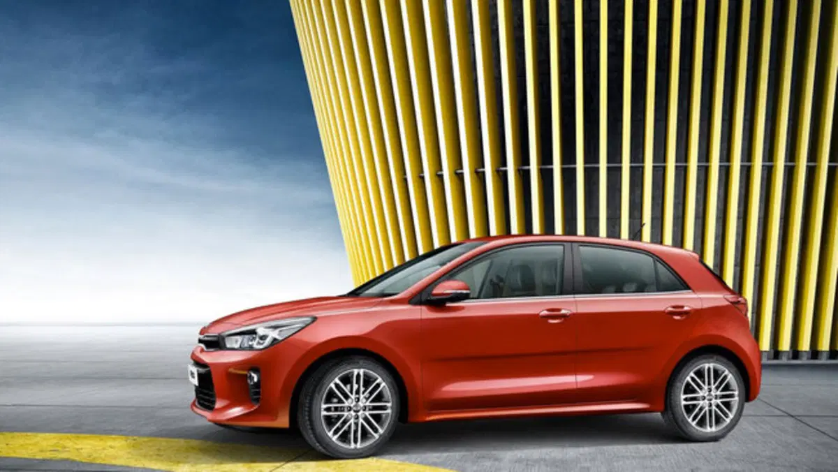 Nuova Kia Rio: le prime immagini in attesa di Parigi