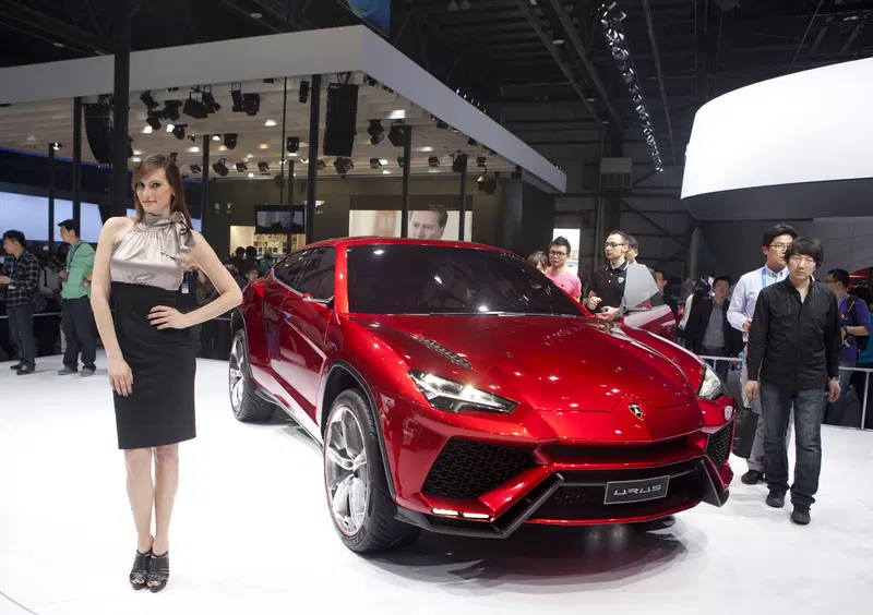 Lamborghini Urus, Domenicali: "obiettivo" donne e famiglie