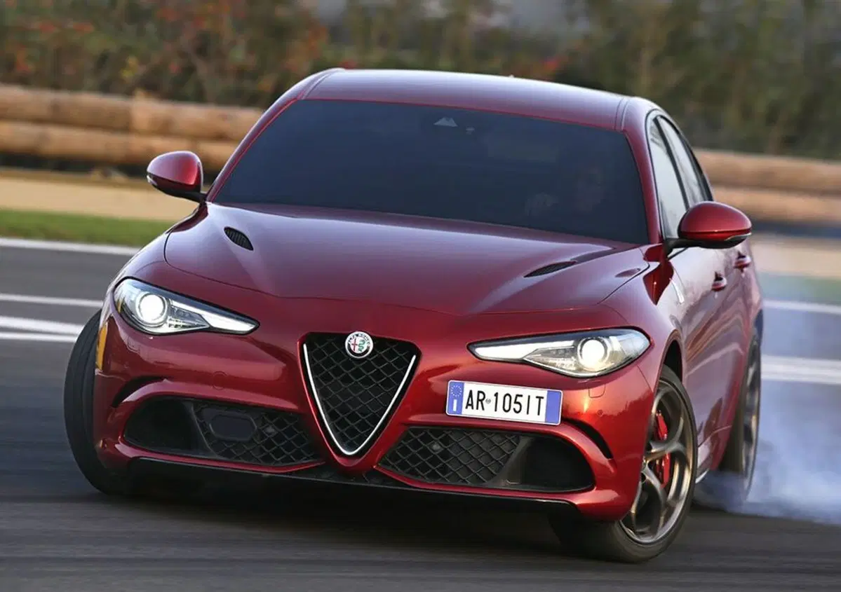 Alfa Romeo Giulia Quadrifoglio: da oggi anche automatica