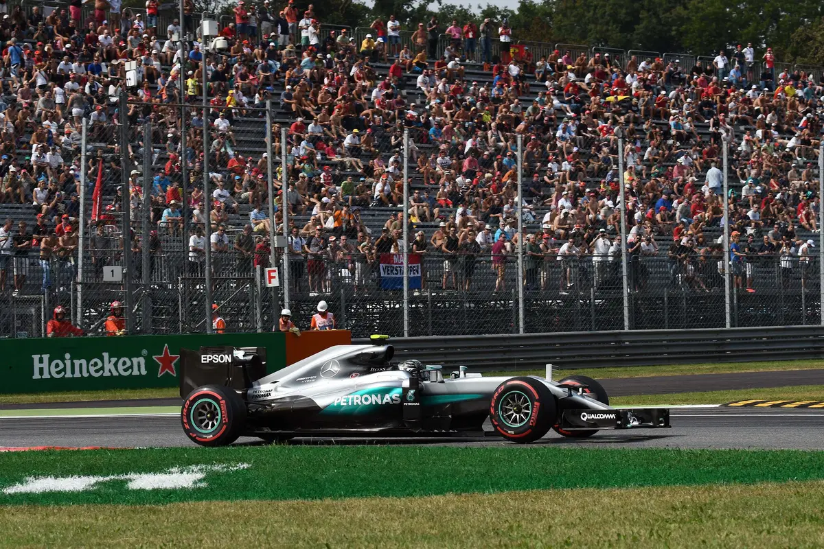 F1, Gp Italia 2016, FP3: (30)