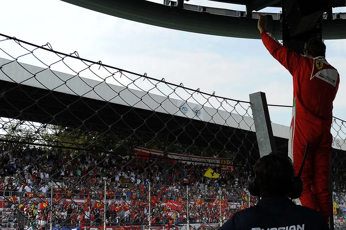 F1, Gp Italia 2016: pole per Hamilton. Terzo Vettel (7)