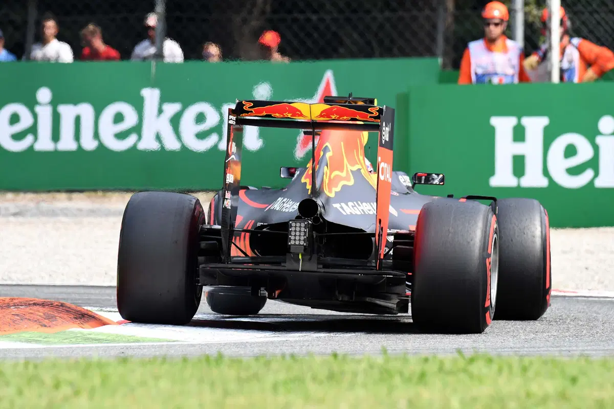 F1, Gp Italia 2016: pole per Hamilton. Terzo Vettel (13)
