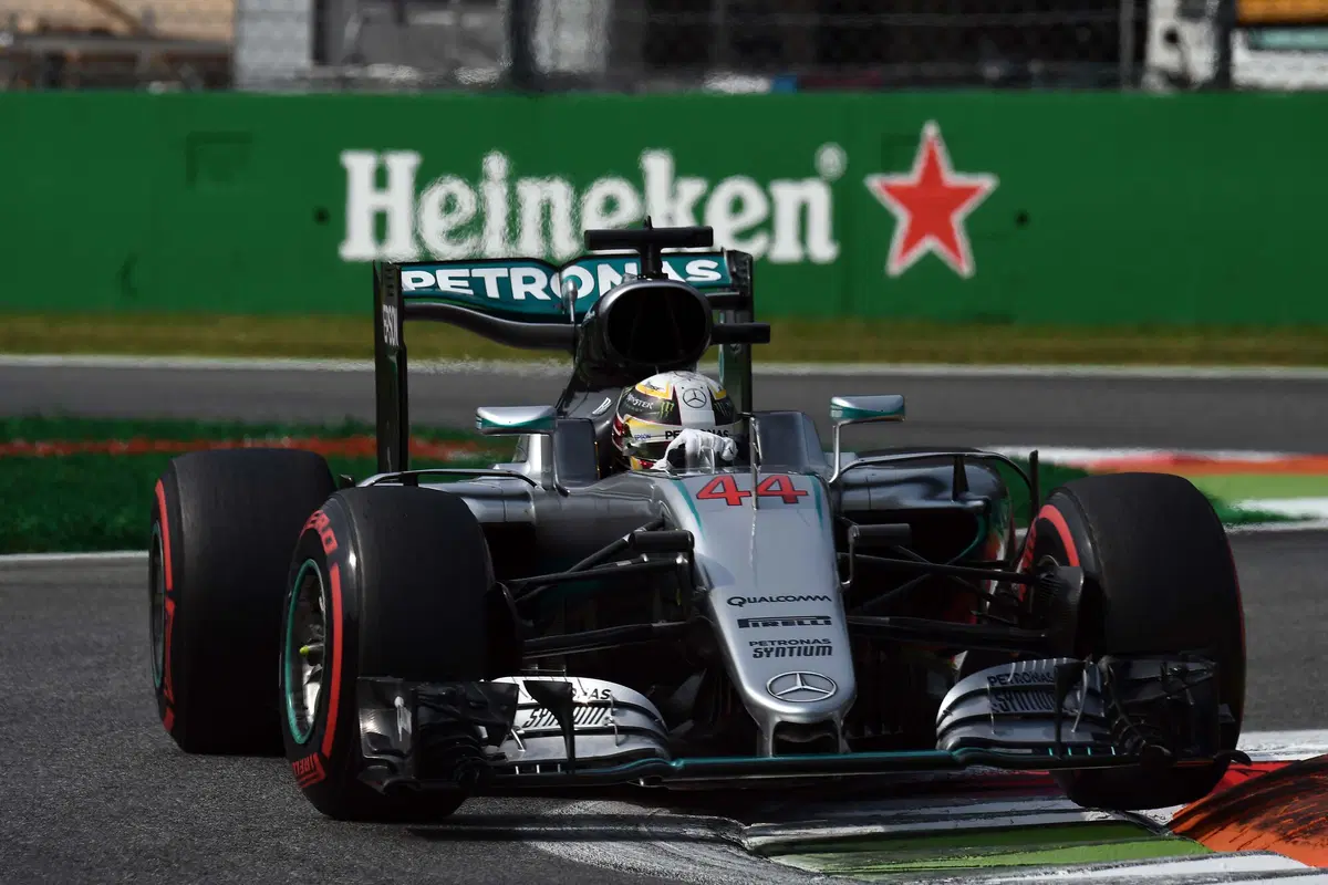 F1, Gp Italia 2016: pole per Hamilton. Terzo Vettel (17)