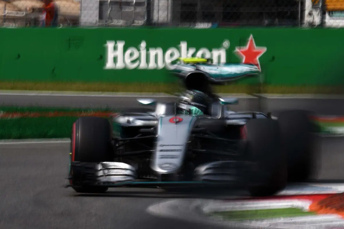 F1, Gp Italia 2016: pole per Hamilton. Terzo Vettel (18)