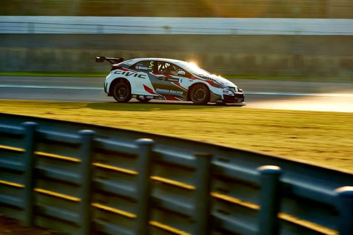 WTCC 2016, Giappone, Opening Race: vince Michelisz (11)