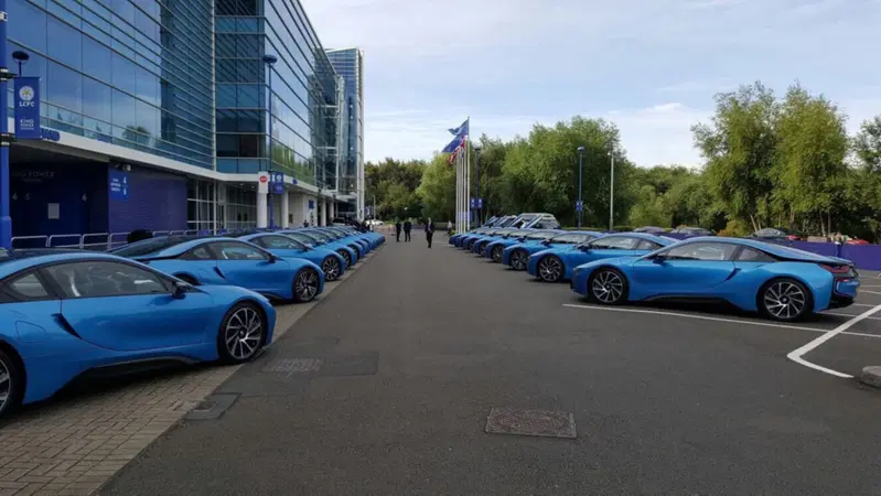 BMW i8: tutte uguali, i giocatori del Leicester le confondono!