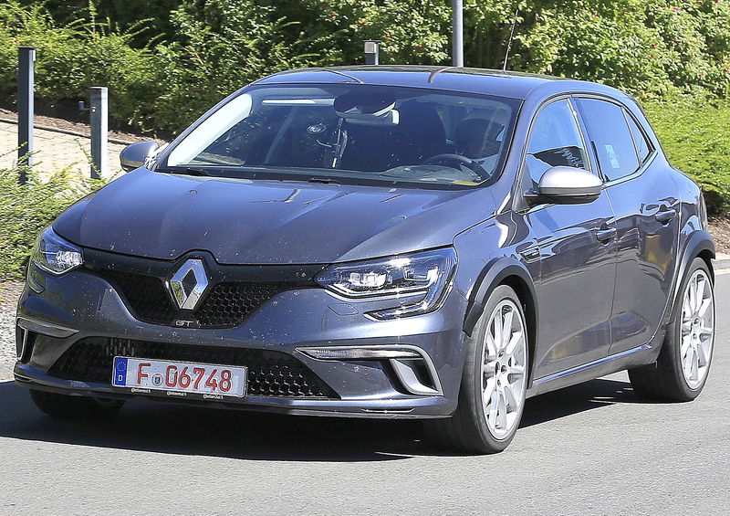 Nuova Renault Megane RS 2018: ecco le prime foto spia