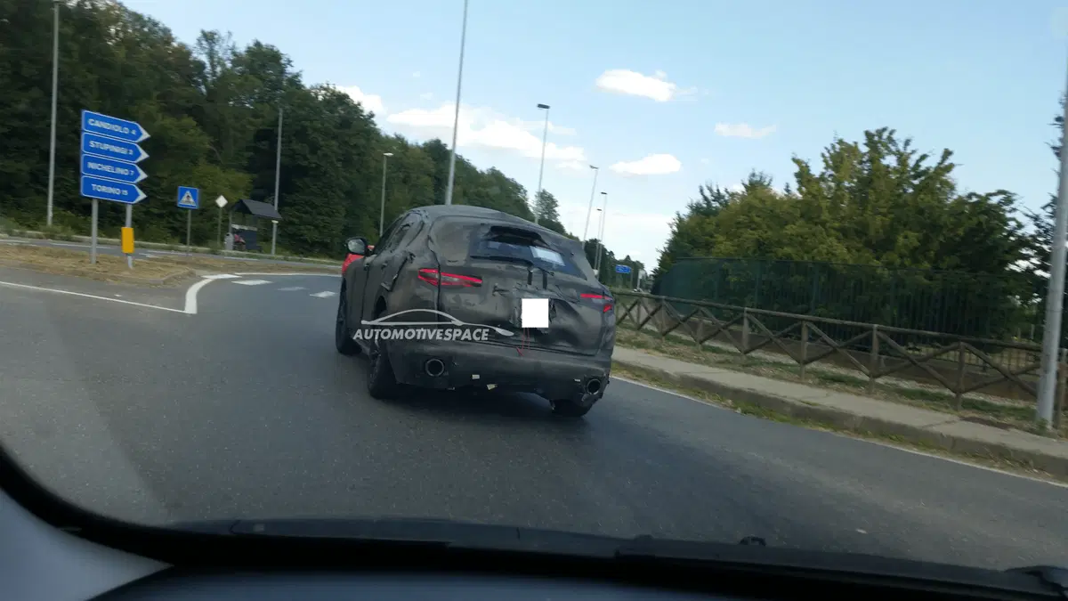Alfa Romeo Stelvio, ecco il primo video spia del SUV (7)