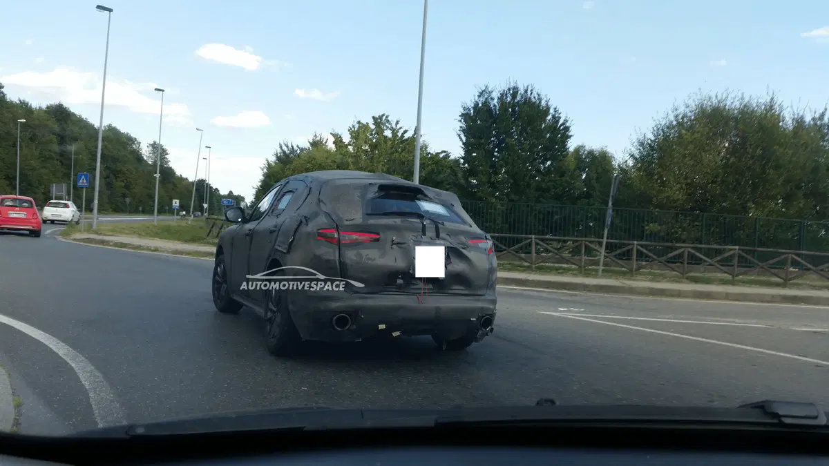 Alfa Romeo Stelvio, ecco il primo video spia del SUV