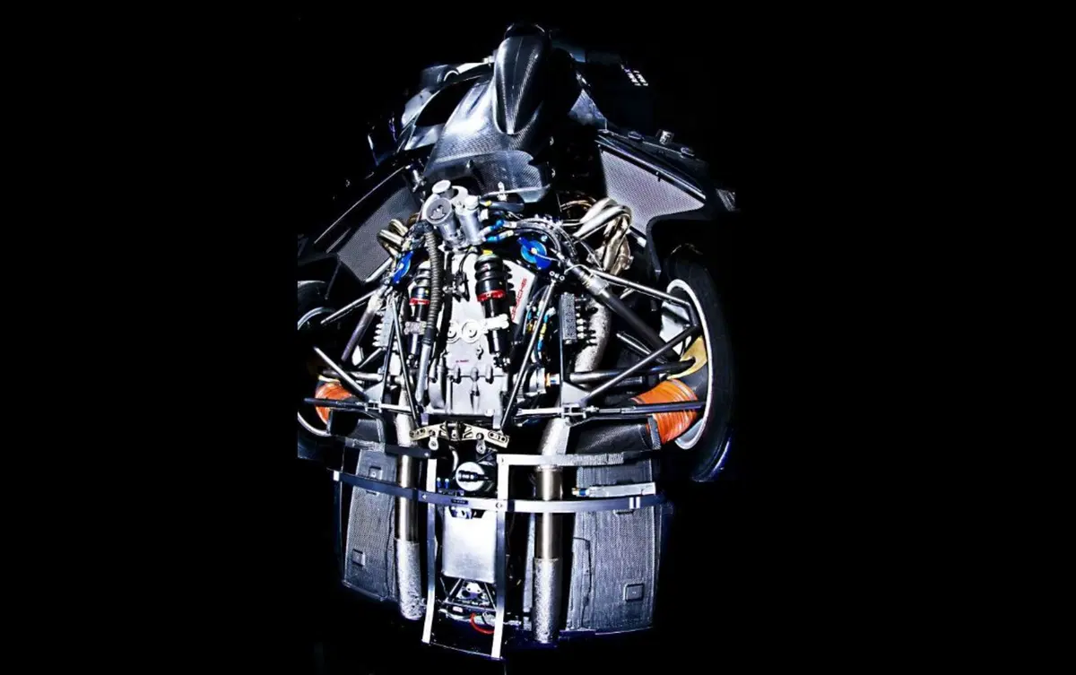 Porsche: un prototipo donò il suo V10 F1 alla Carrera GT (per far nascere la Cayenne) (3)
