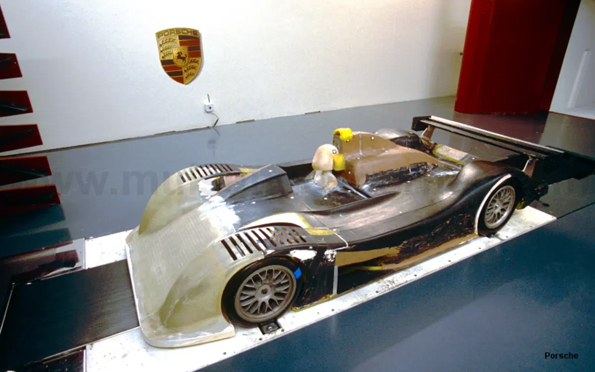 Porsche: un prototipo donò il suo V10 F1 alla Carrera GT (per far nascere la Cayenne)