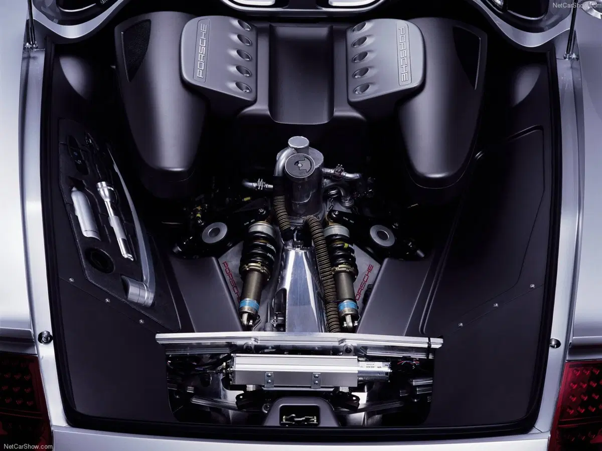 Porsche: un prototipo donò il suo V10 F1 alla Carrera GT (per far nascere la Cayenne) (8)