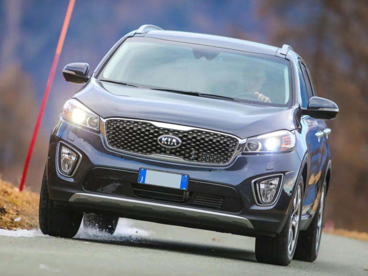 Kia Sorento 2.2 CRDi 2WD Loft (2)