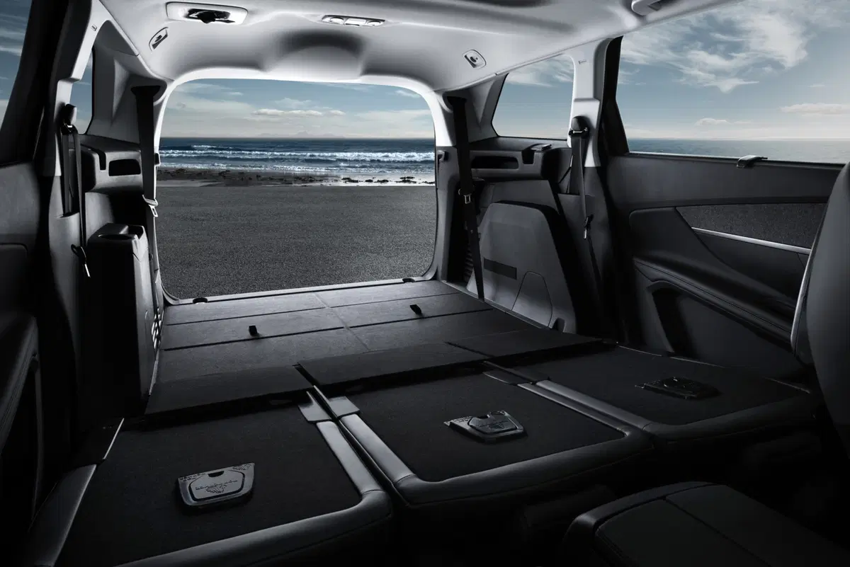 Nuova Peugeot 5008, il debutto al Salone di Parigi (11)