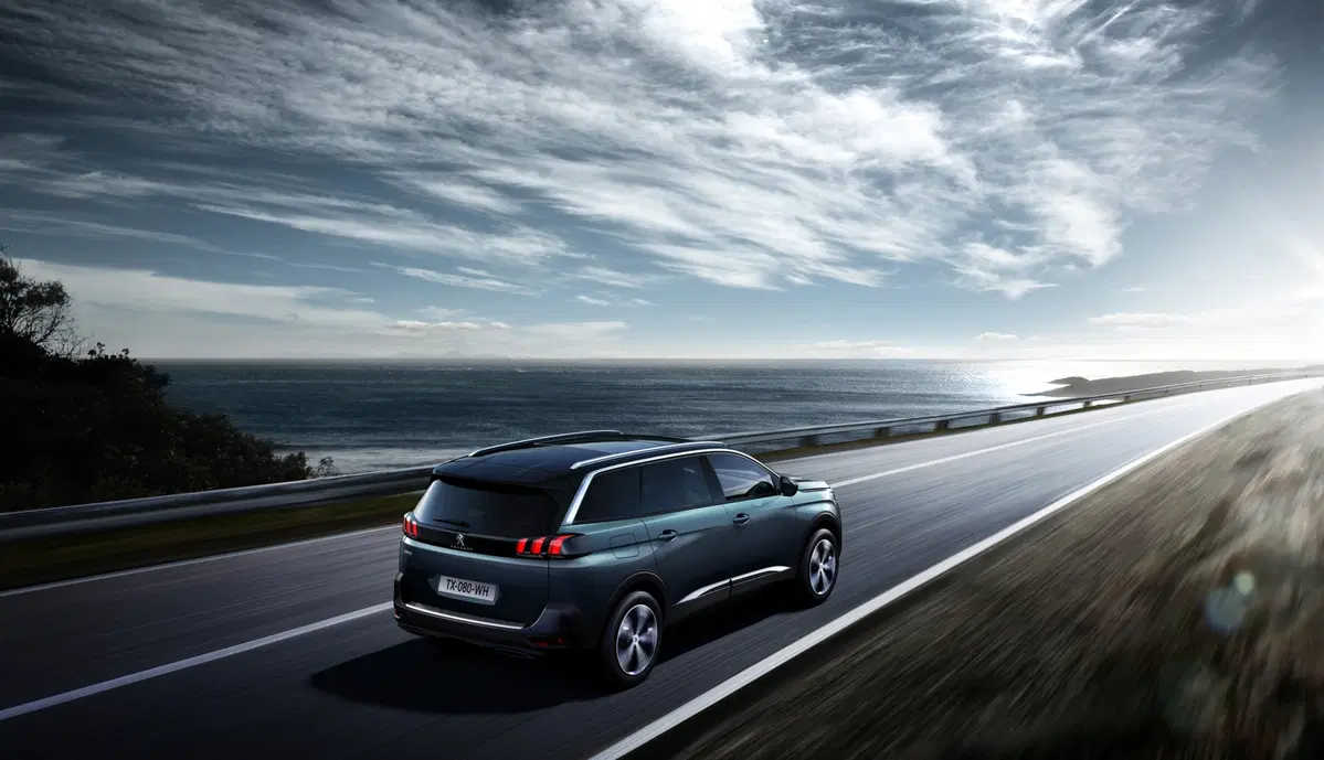 Nuova Peugeot 5008, il debutto al Salone di Parigi (6)