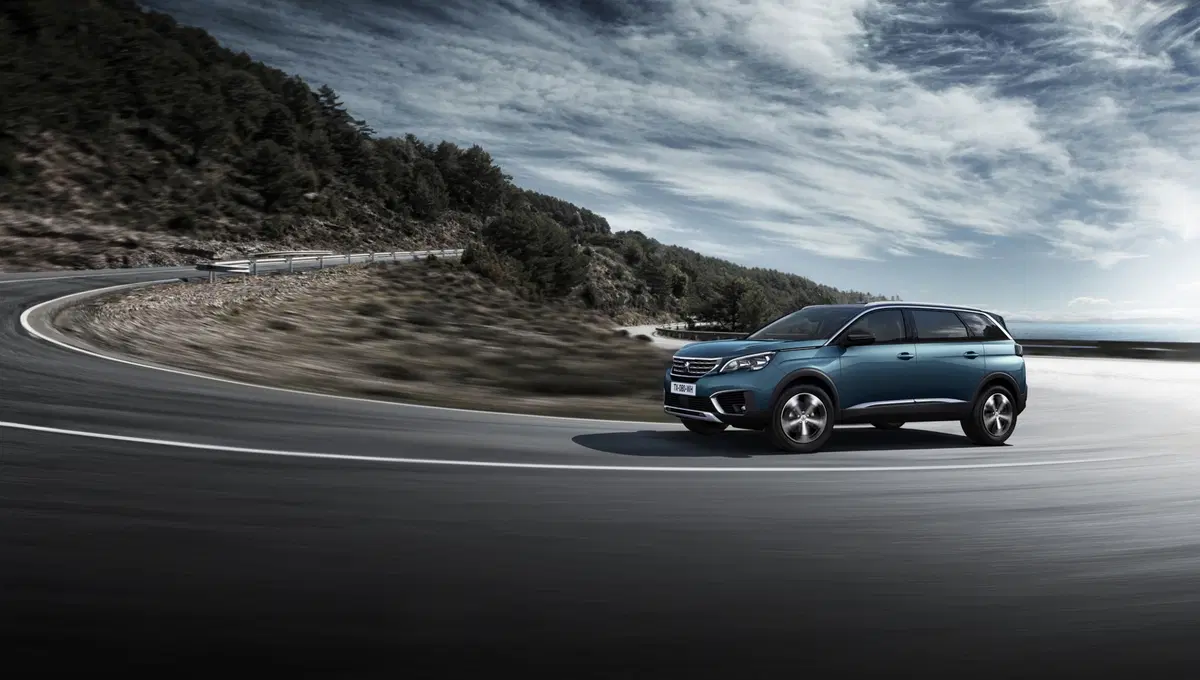 Nuova Peugeot 5008, il debutto al Salone di Parigi (7)