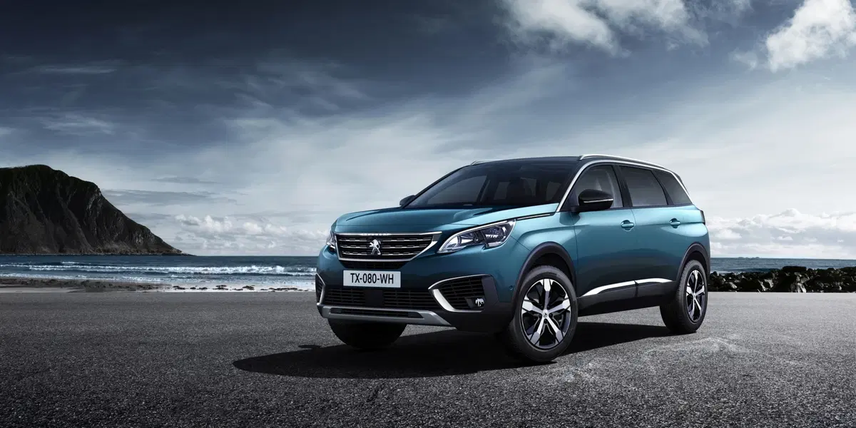 Nuova Peugeot 5008, il debutto al Salone di Parigi (4)