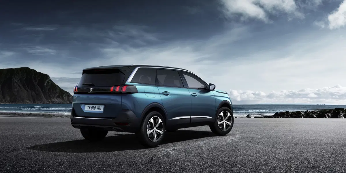Nuova Peugeot 5008, il debutto al Salone di Parigi (5)