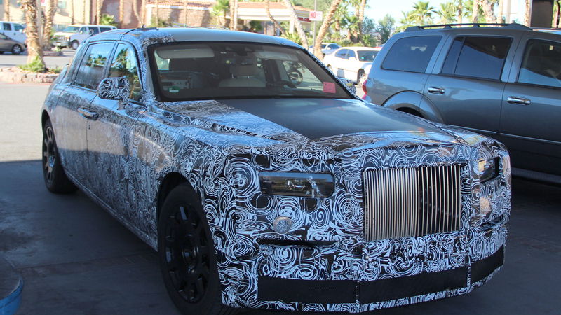 Rolls-Royce Phantom 2018, le foto spia