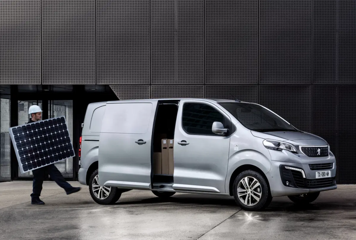 Peugeot Expert Furgone BlueHDi 140 PL-SL-TN-DC Mobile Furgone Long (5)