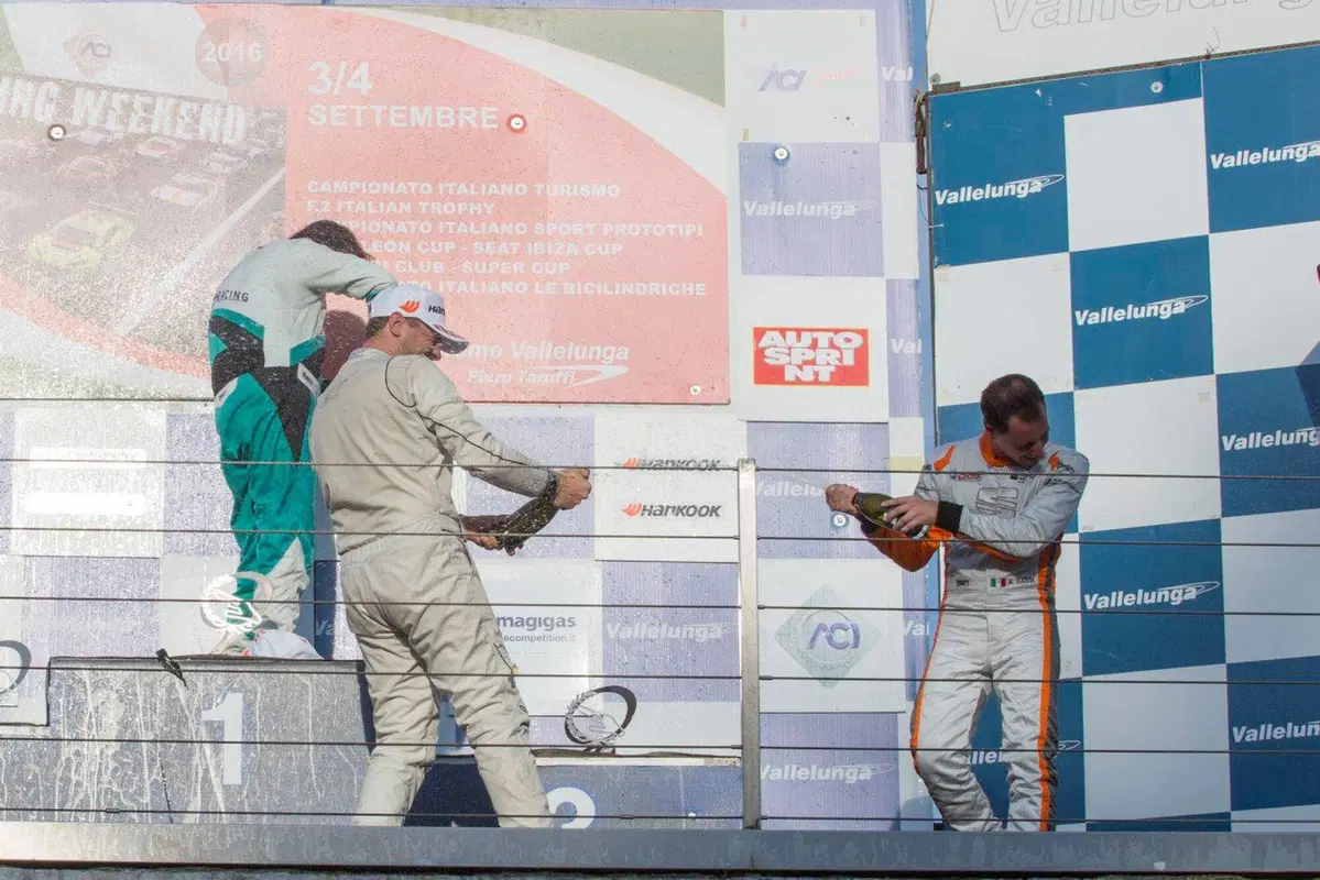  Seat Leon Cupra ST TCS: doppio 2° a Vallelunga per Perucca (13)