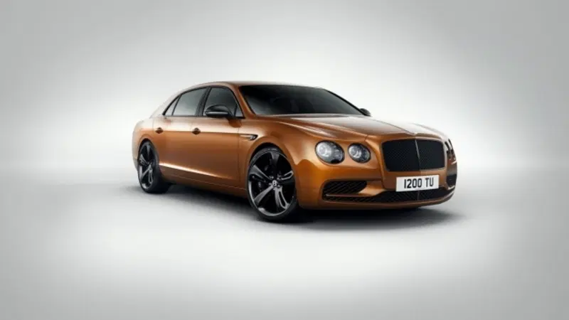 Bentley Flying Spur W12 S: l'ammiraglia da 630 CV