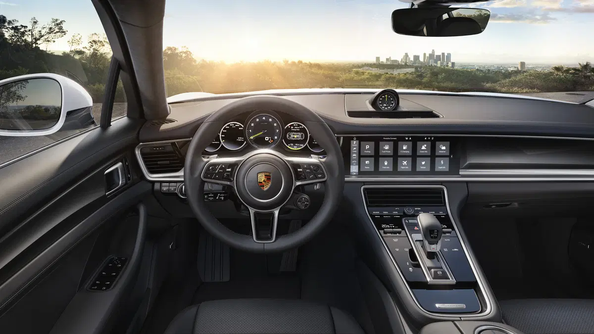 Porsche Panamera, alla gamma si aggiunge la 4 E-Hybrid (2)