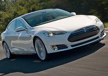 Tesla, Musk: «Aggiornamento 8.0 tre volte più sicuro»