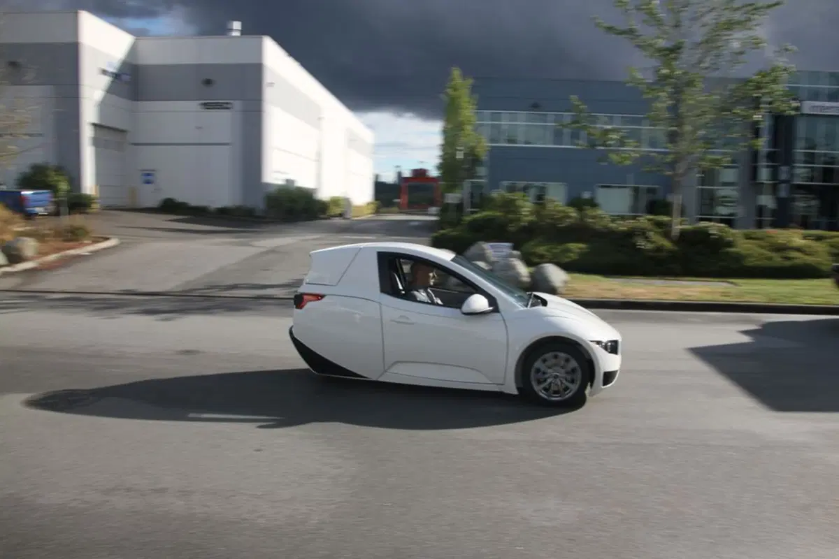 Electra Meccanica Solo: la citycar elettrica monoposto (2)