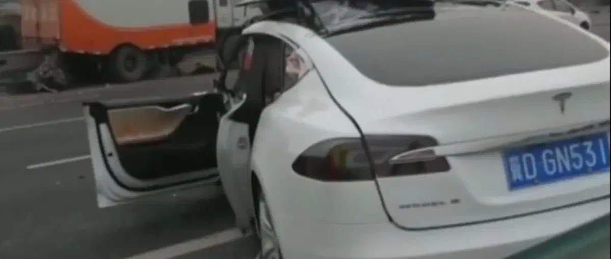 Tesla: emerge un altro incidente mortale in Cina (2)