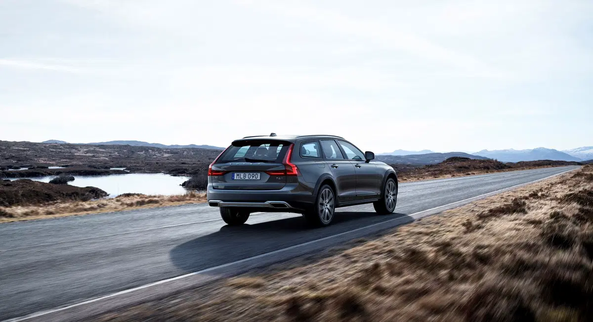 Volvo V90 Cross Country, potente e confortevole (8)