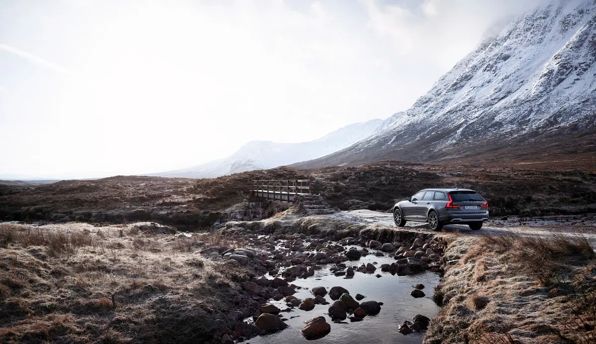 Volvo V90 Cross Country, potente e confortevole (18)