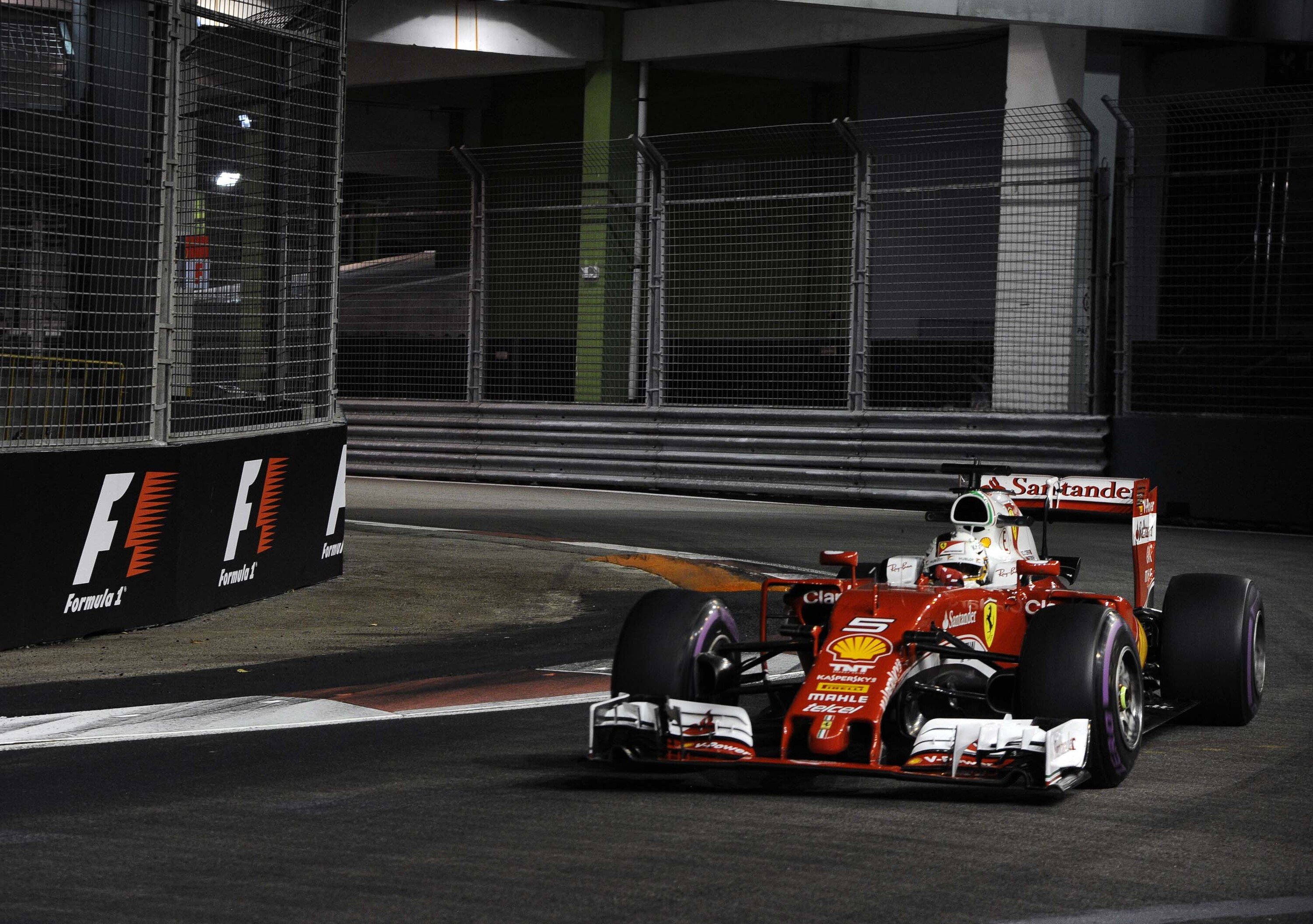 F1, Gp Singapore 2016: Vettel: &laquo;Non &egrave; stata questione di sfortuna&raquo;