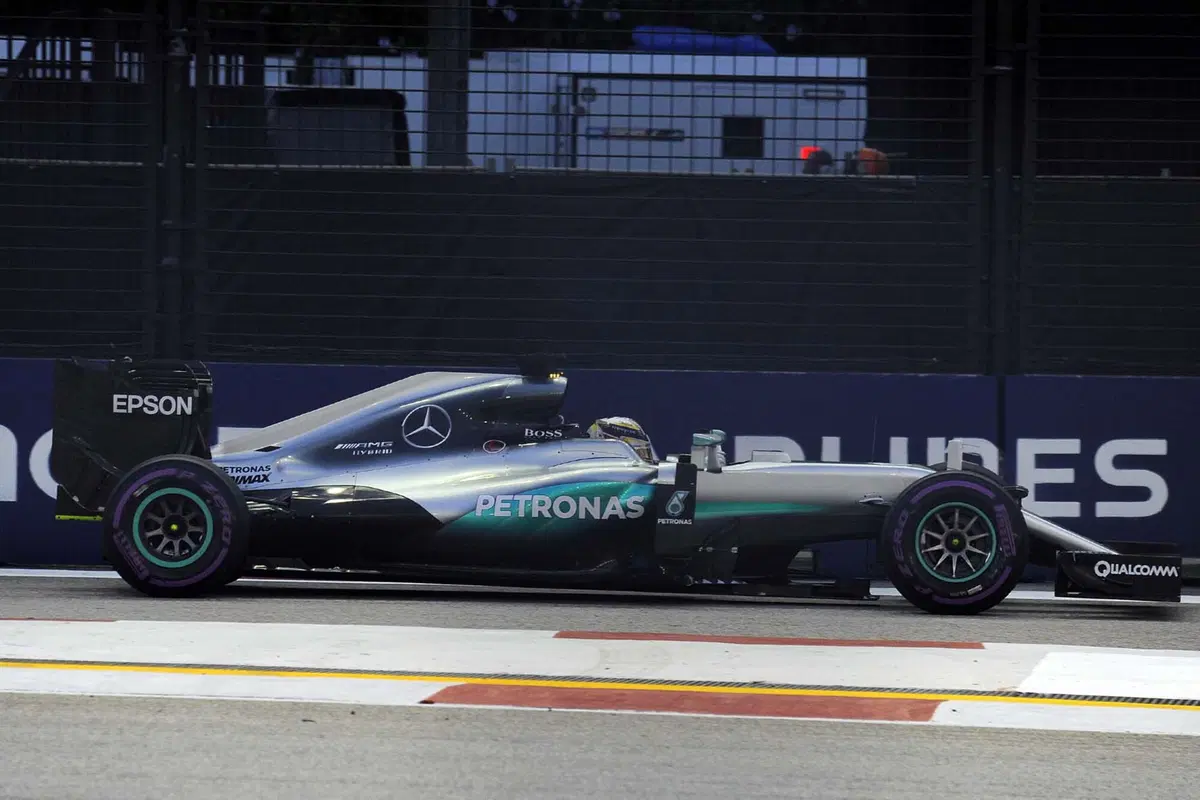 F1, Gp Singapore 2016: pole per Rosberg (6)