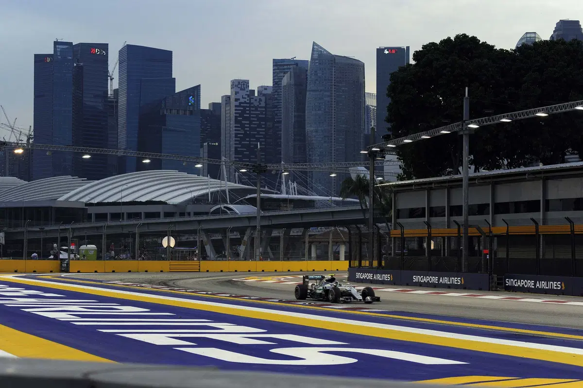 F1, Gp Singapore 2016: pole per Rosberg (35)