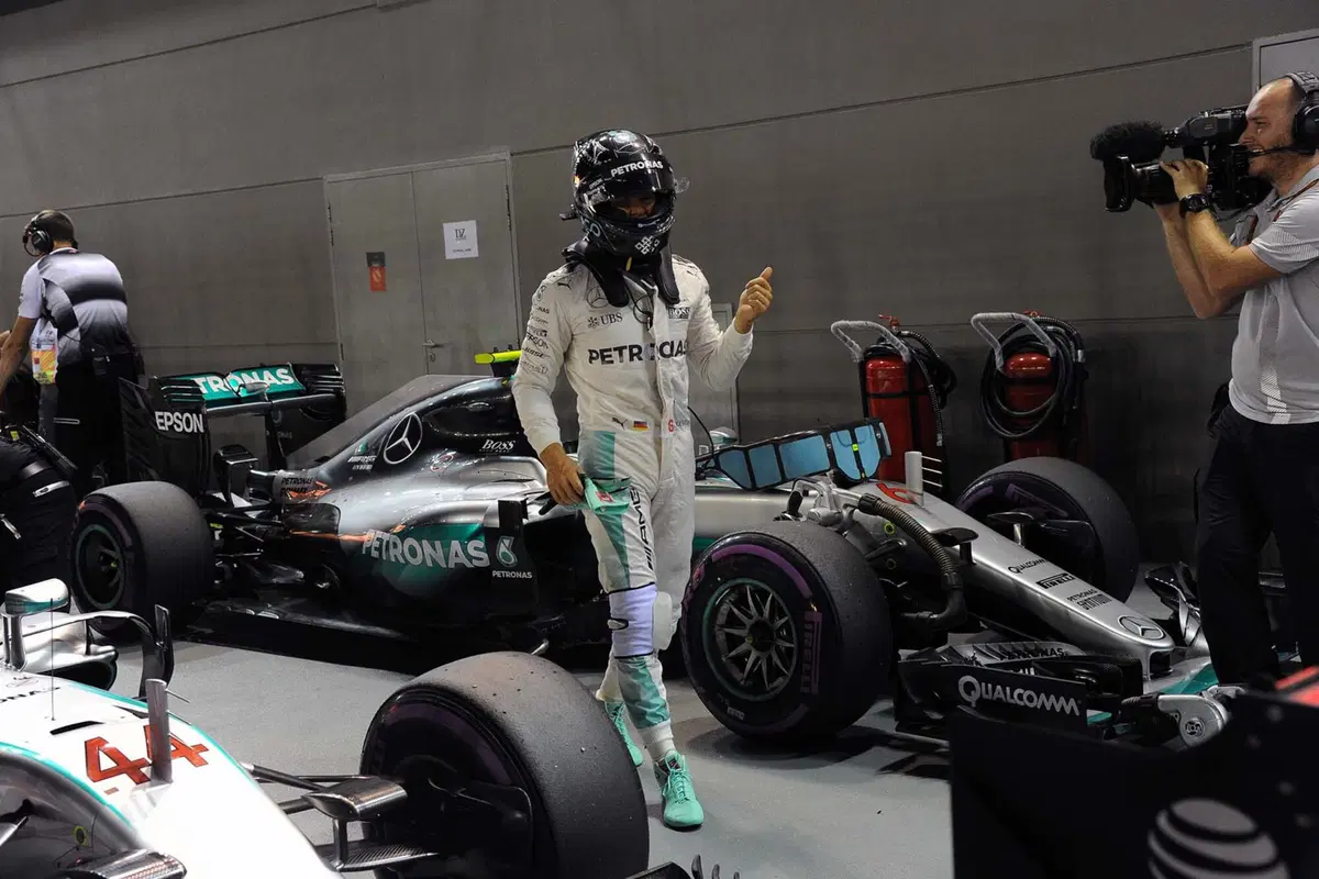 F1, Gp Singapore 2016: pole per Rosberg (36)