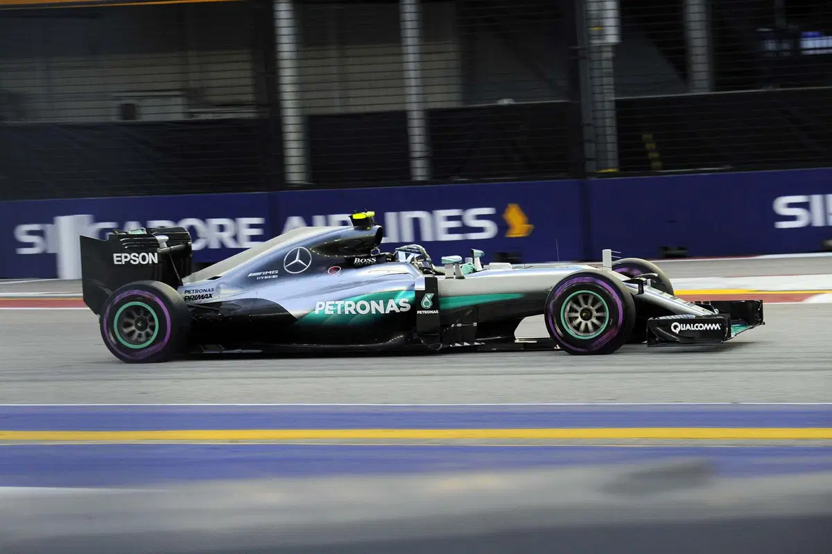 F1, Gp Singapore 2016: pole per Rosberg (3)