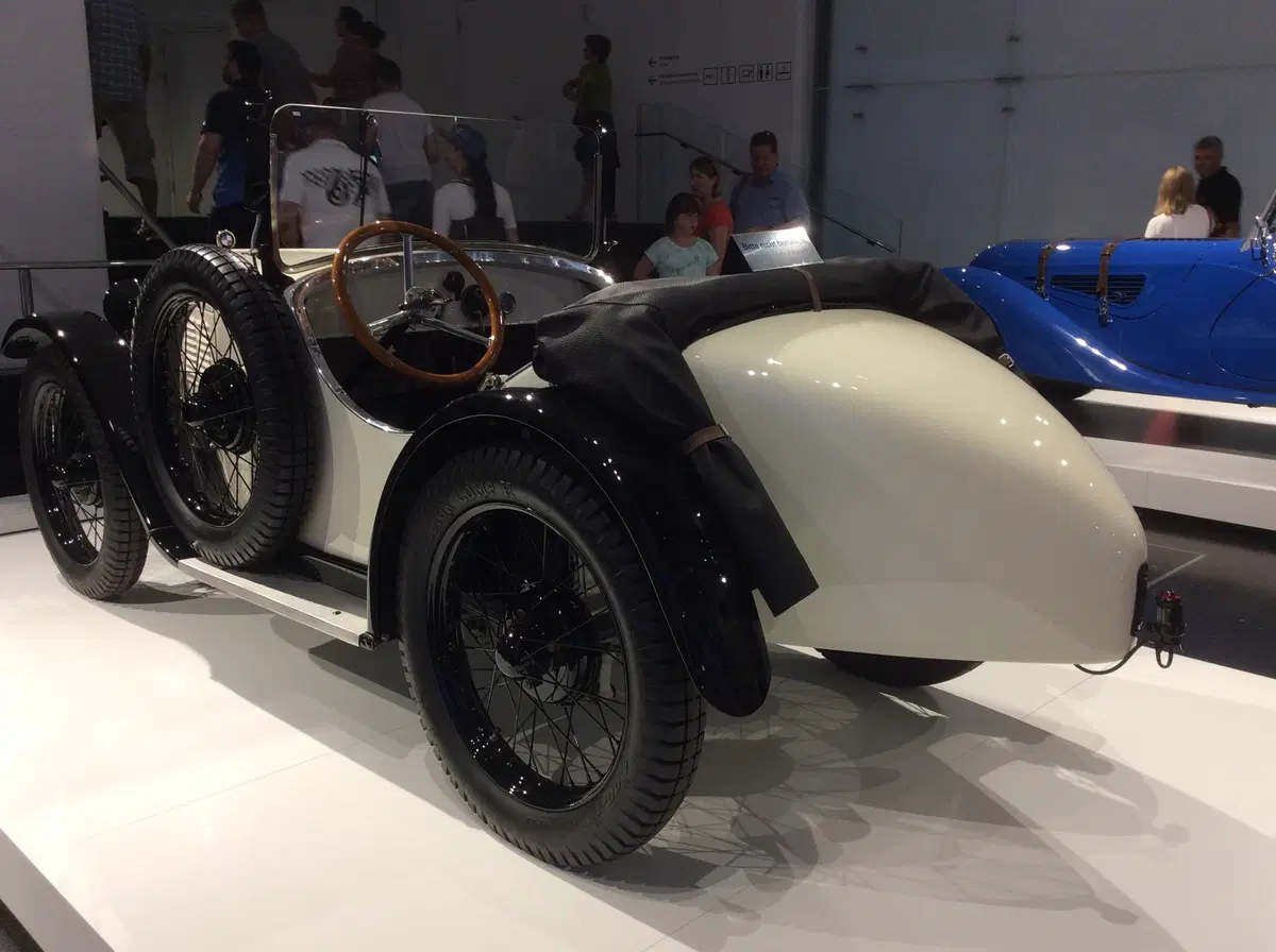 100 anni BMW, in viaggio tra i modelli più leggendari di sempre [Video] (29)
