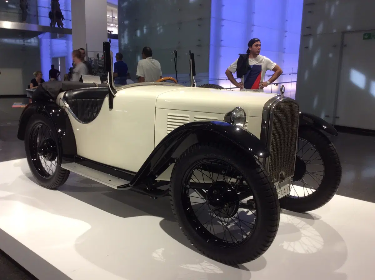 100 anni BMW, in viaggio tra i modelli più leggendari di sempre [Video] (43)