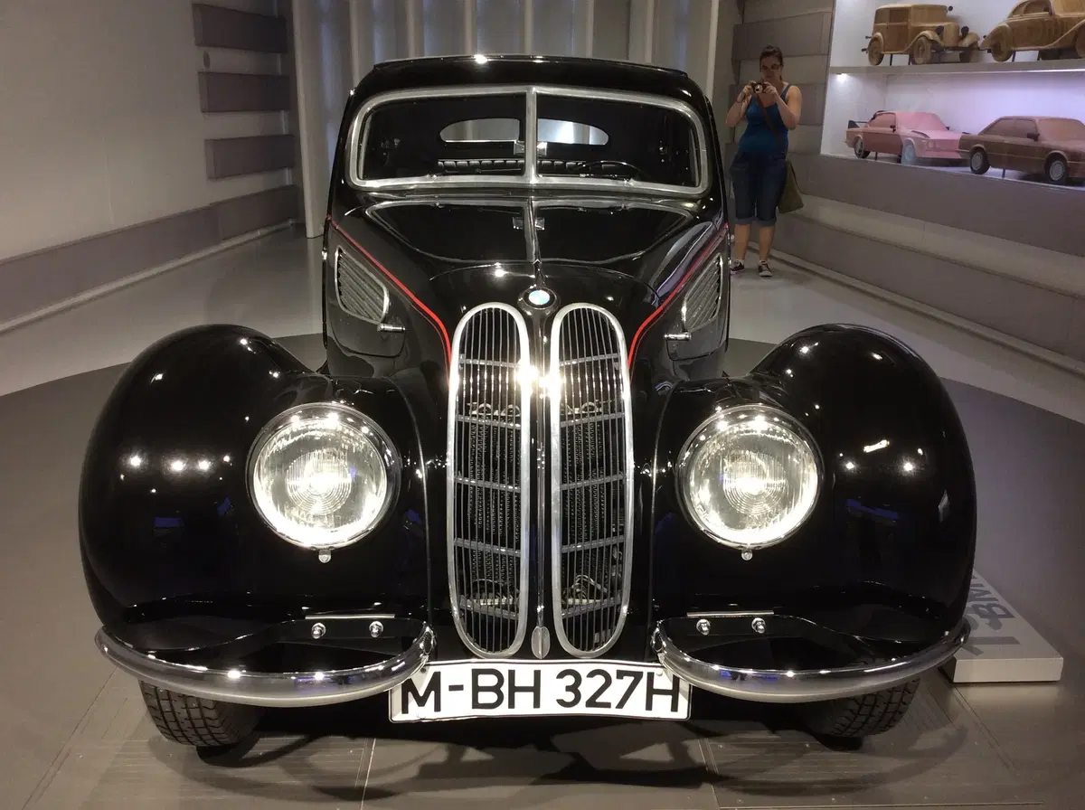 100 anni BMW, in viaggio tra i modelli più leggendari di sempre [Video] (56)