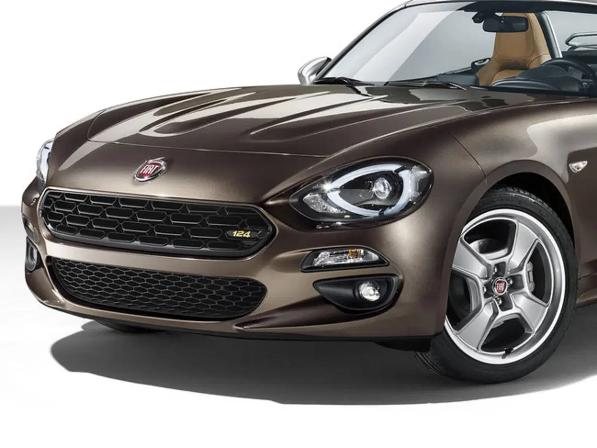 Fiat 124 Spider America: a Parigi arriva un omaggio al passato (2)