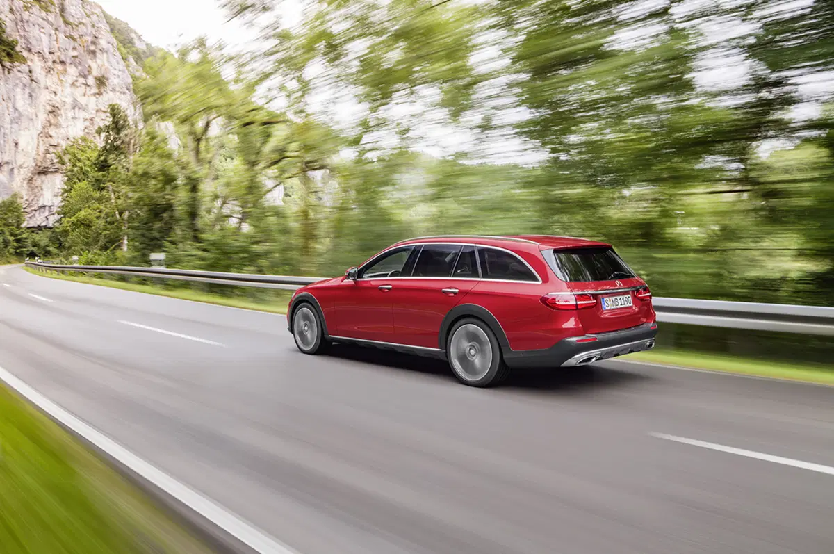 Nuova Mercedes Classe E All-Terrain: in arrivo a Parigi (2)