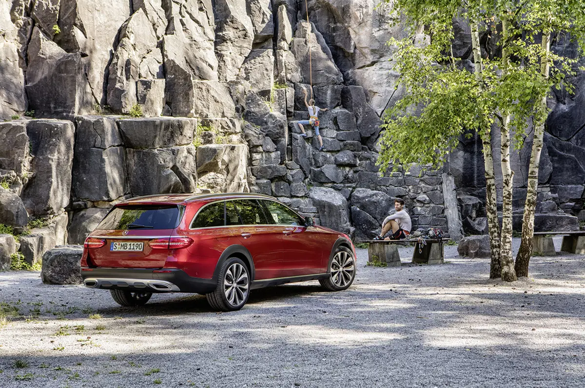 Nuova Mercedes Classe E All-Terrain: in arrivo a Parigi (10)