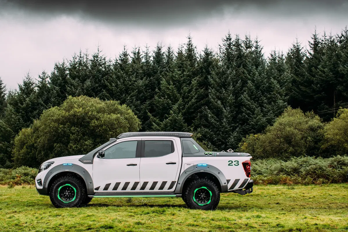 Nissan Navara EnGuard Concept, pick up 4WD da soccorso (2)