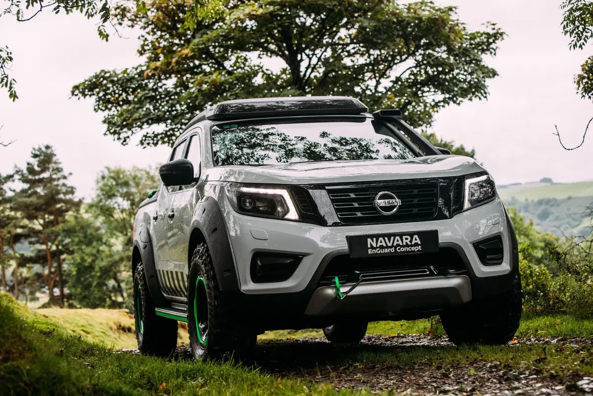 Nissan Navara EnGuard Concept, pick up 4WD da soccorso (4)