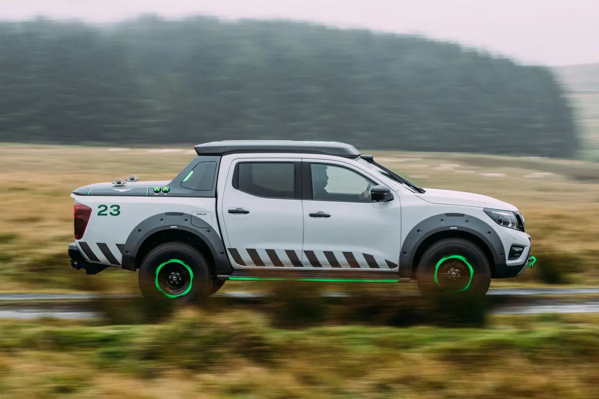 Nissan Navara EnGuard Concept, pick up 4WD da soccorso (13)